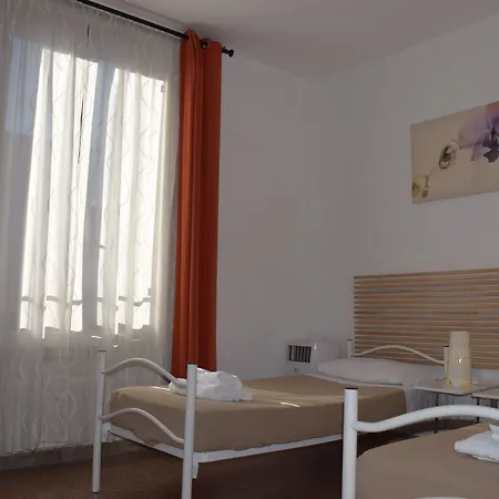 فندق Bar Dell'artista 3*