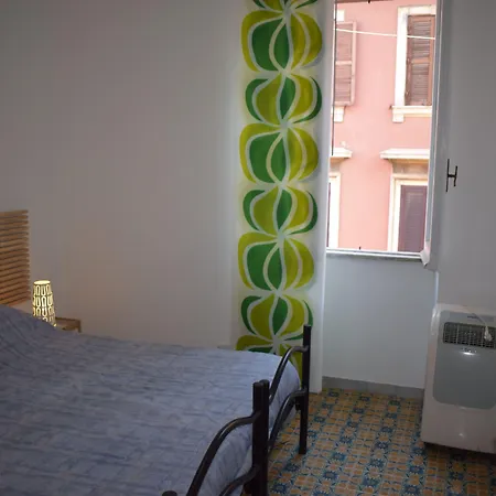 Bar Dell'artista فندق 3*